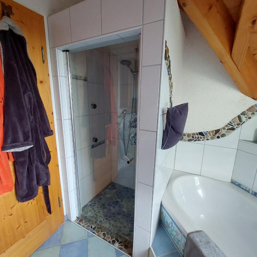 Gaestezimmer In Traumhafter Lage Neben Der Kurstadt Oberthulba Buitenkant foto