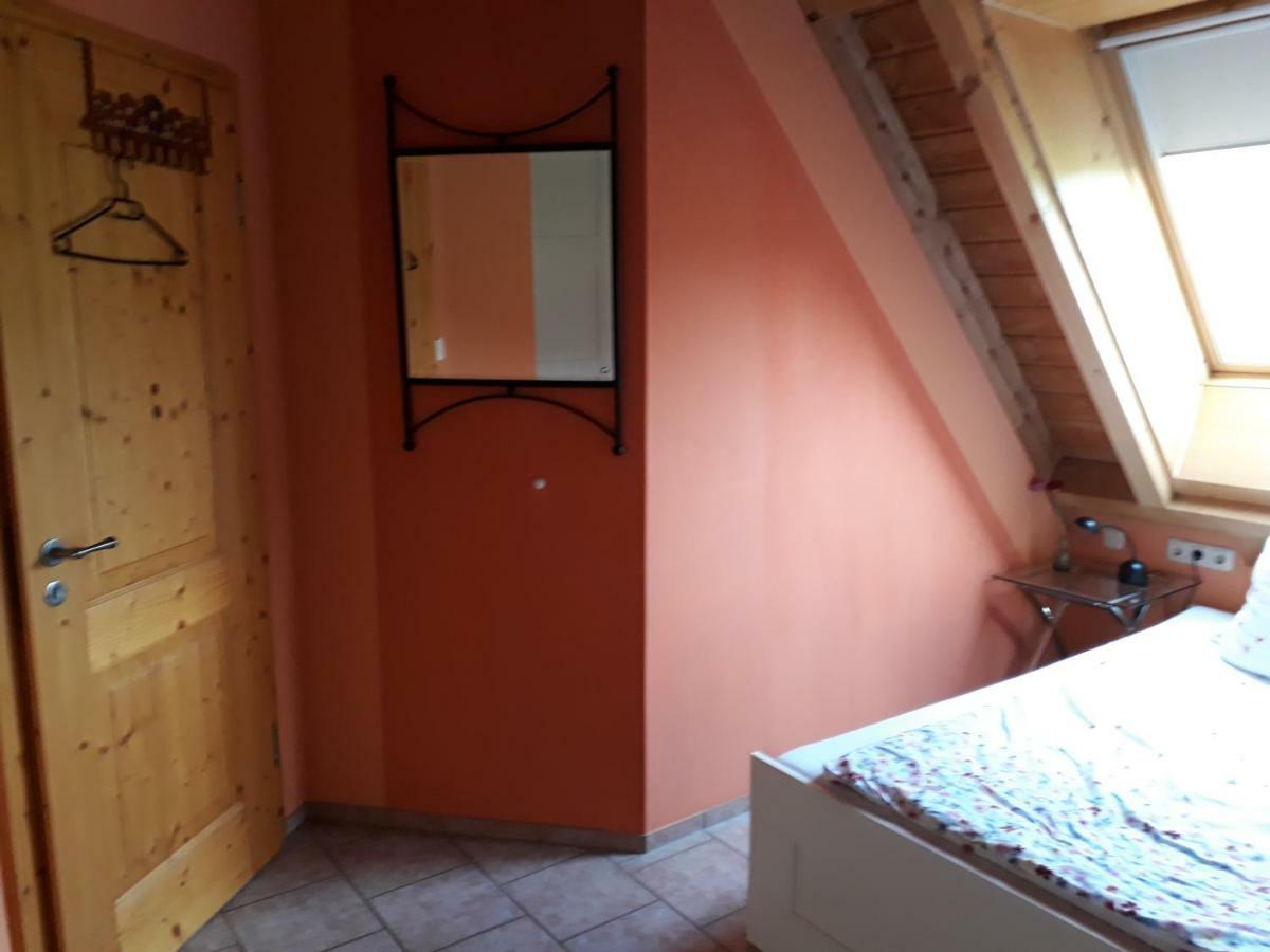 Gaestezimmer In Traumhafter Lage Neben Der Kurstadt Oberthulba Buitenkant foto